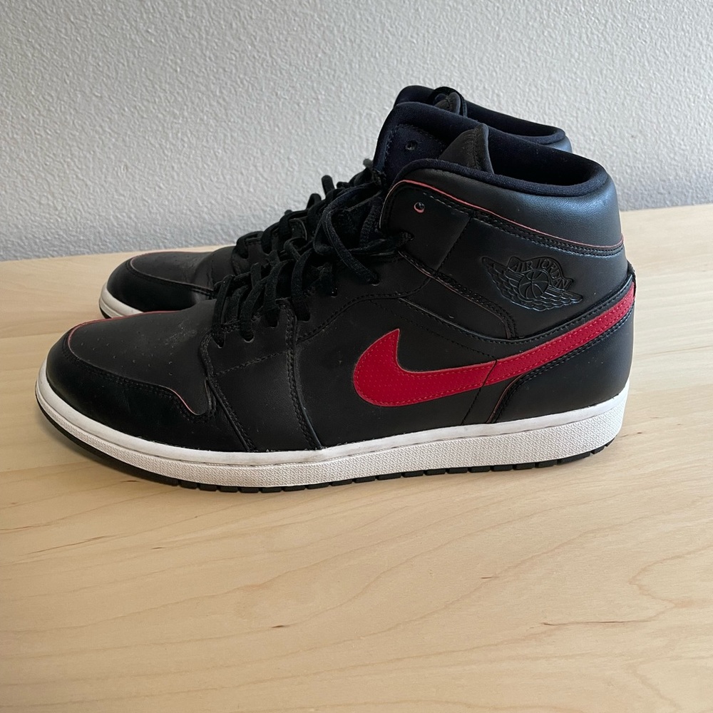 Air Jordan 1 mid in black and red size 11.5 men